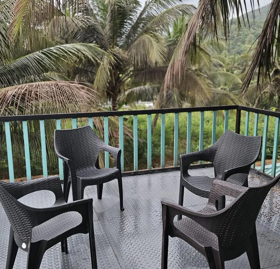 Midway Crest Farmstay Attappadi